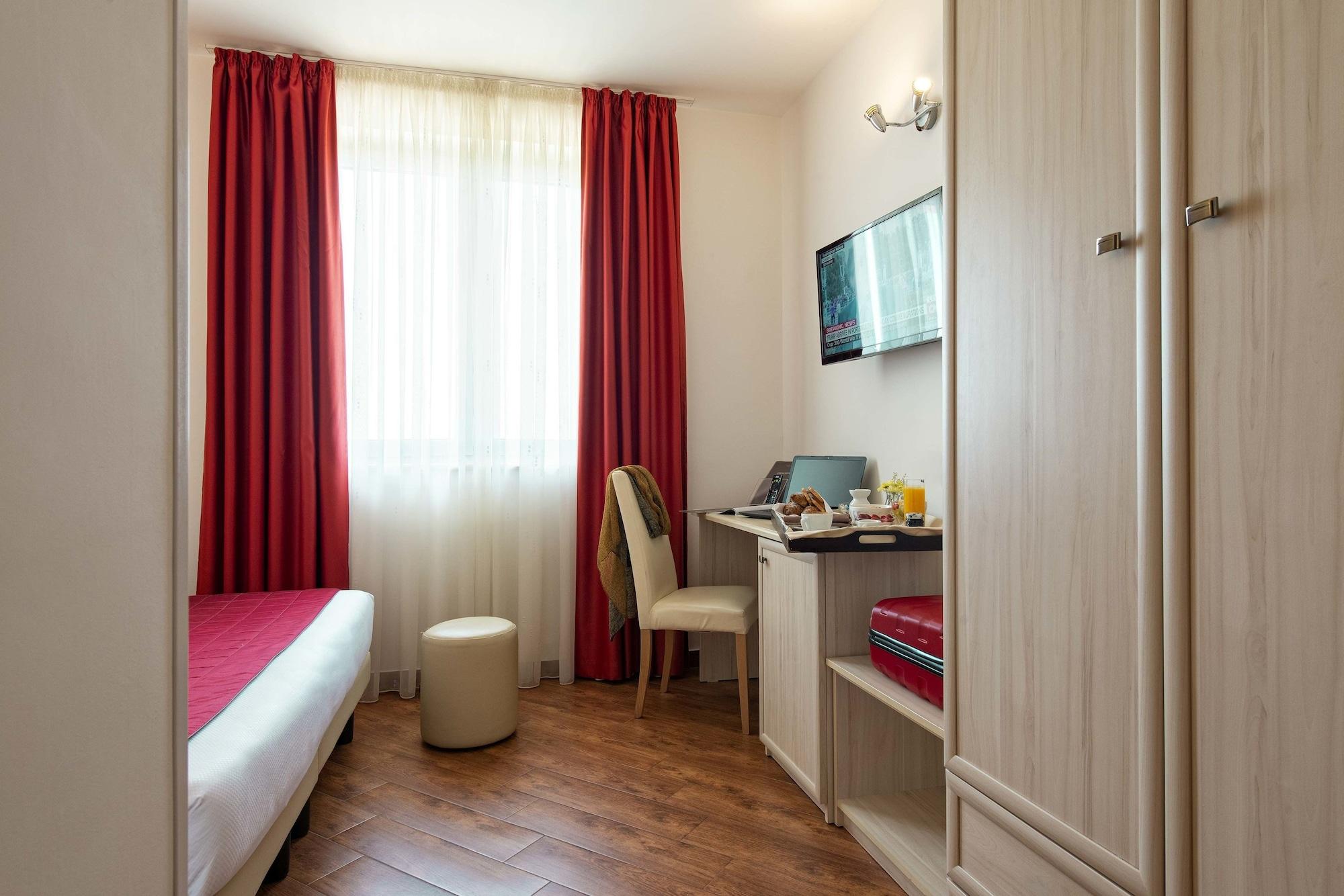 Simon Hotel 4*